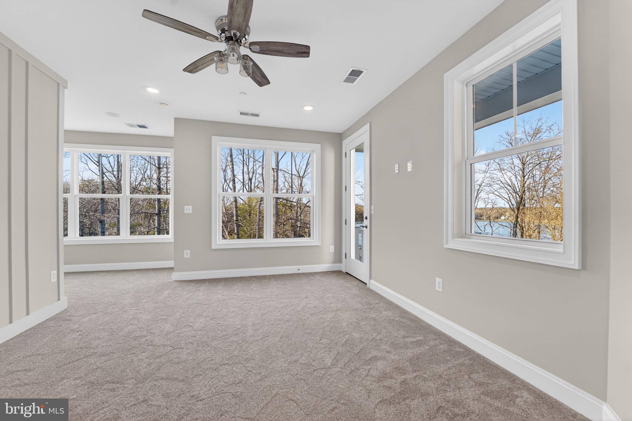 SUNRISE BEACH - Residential