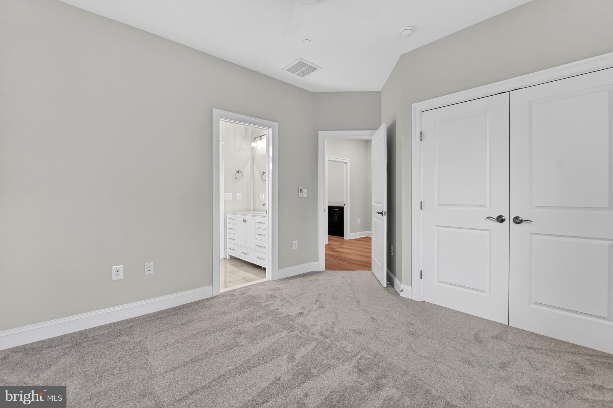 SUNRISE BEACH - Residential