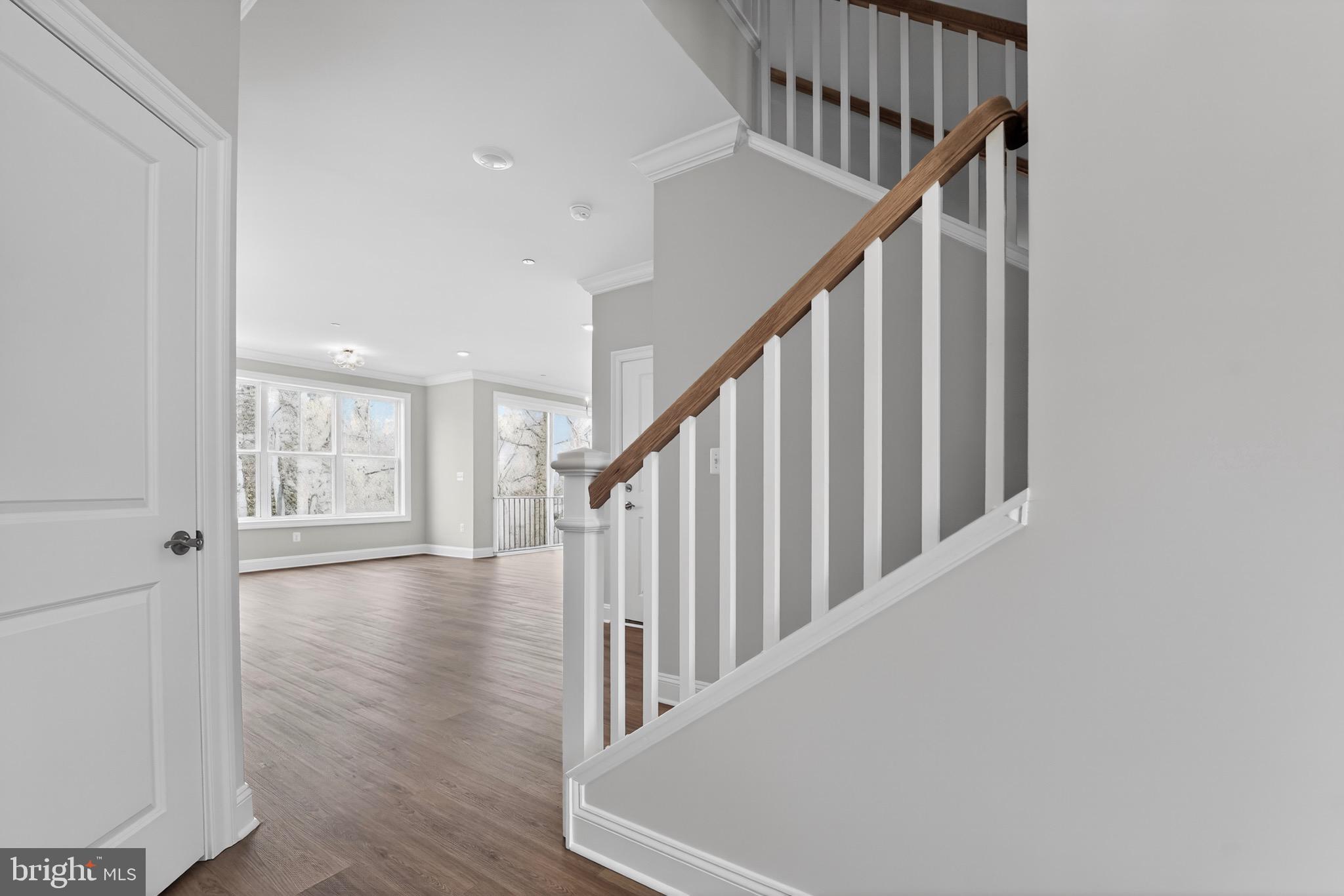 SUNRISE BEACH - Residential