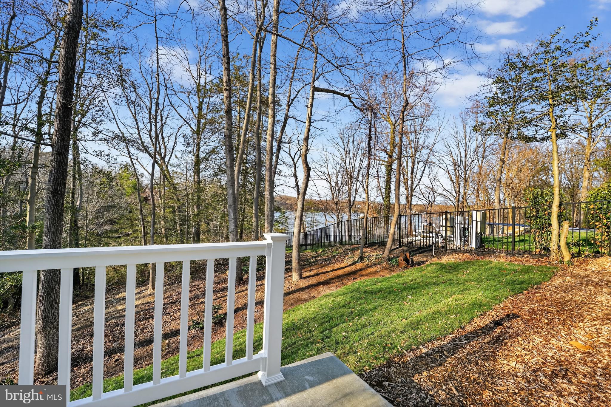 SUNRISE BEACH - Residential