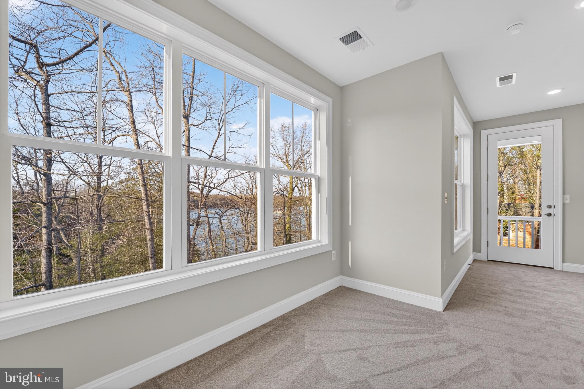 SUNRISE BEACH - Residential