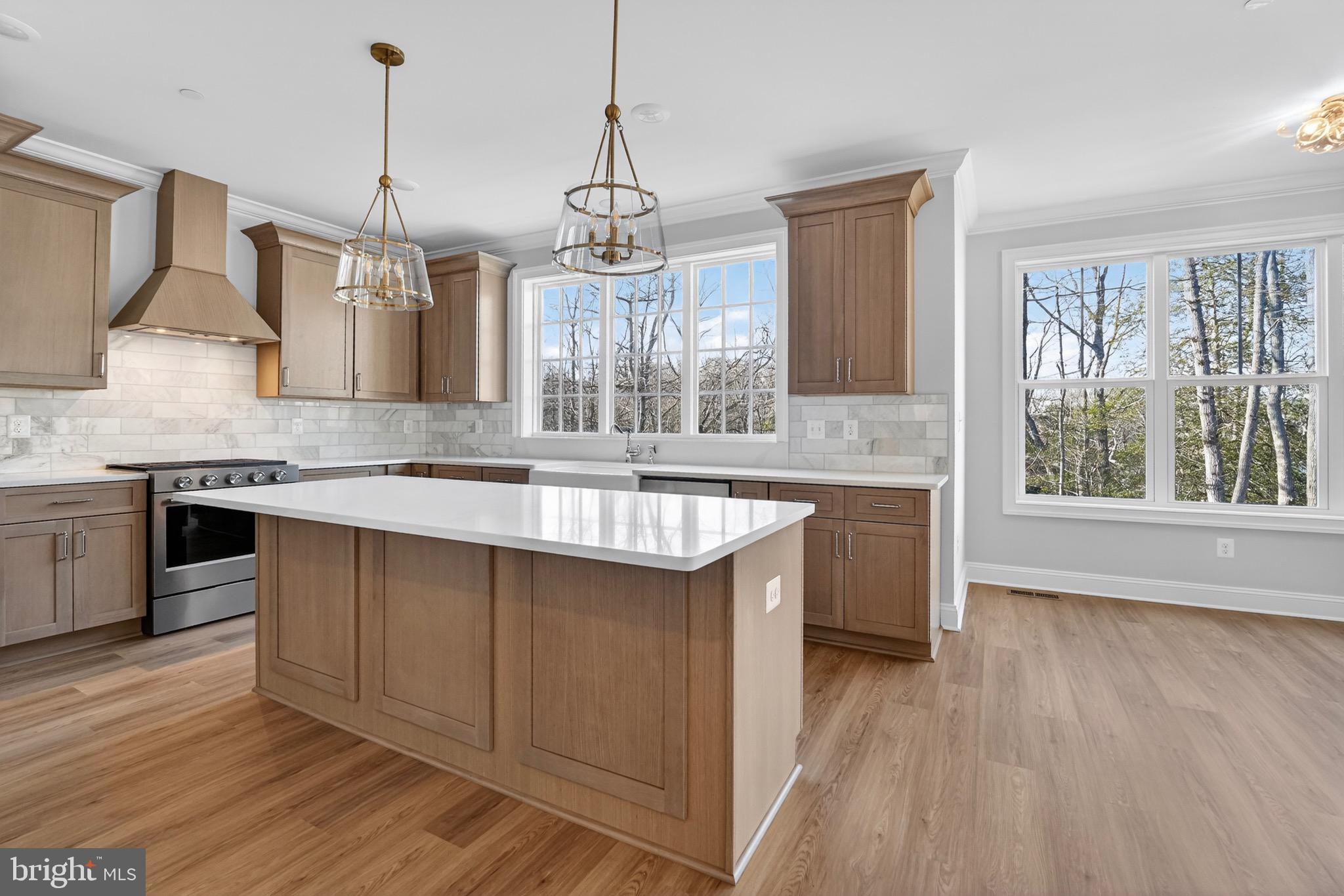 SUNRISE BEACH - Residential