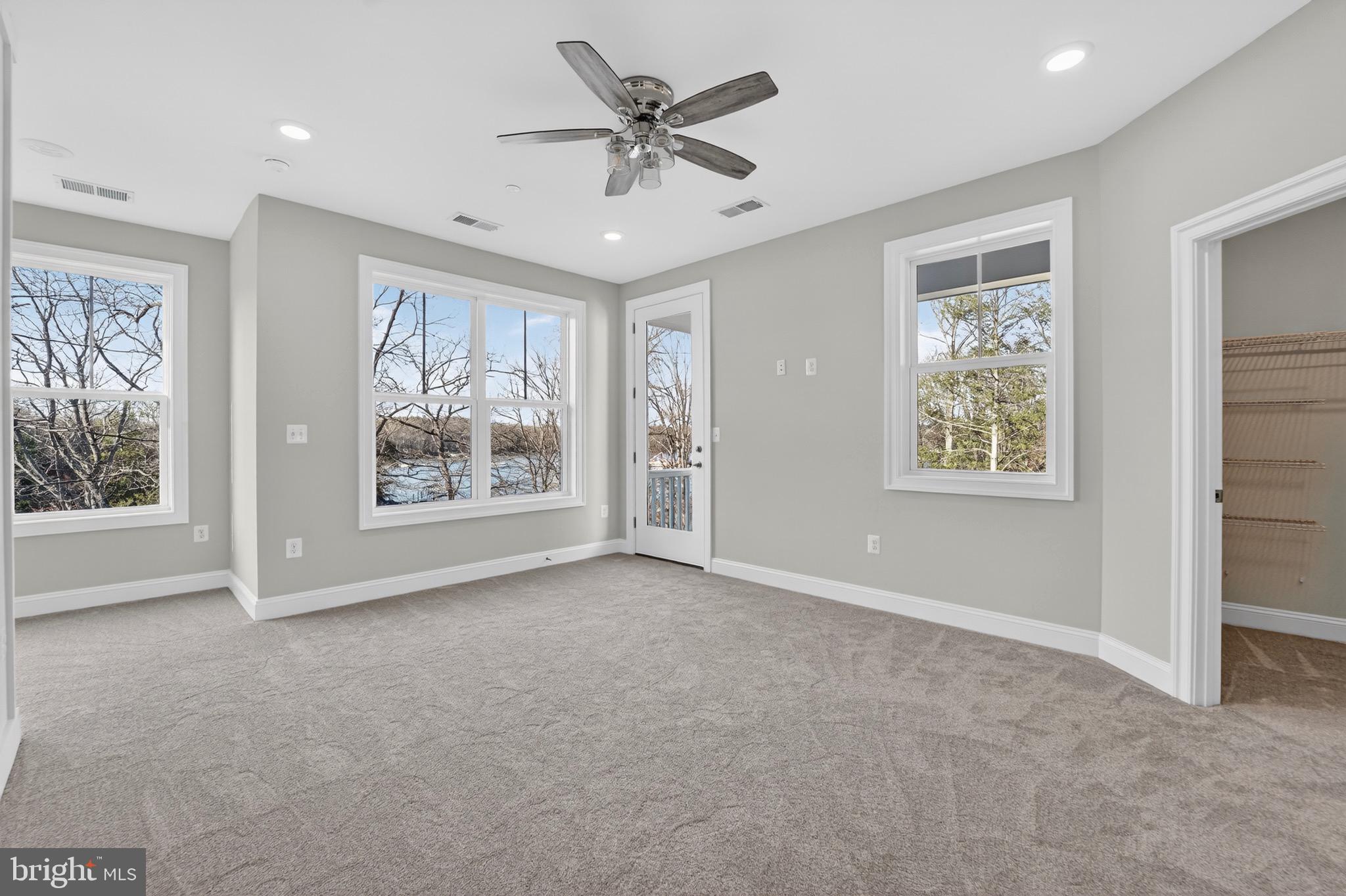 SUNRISE BEACH - Residential