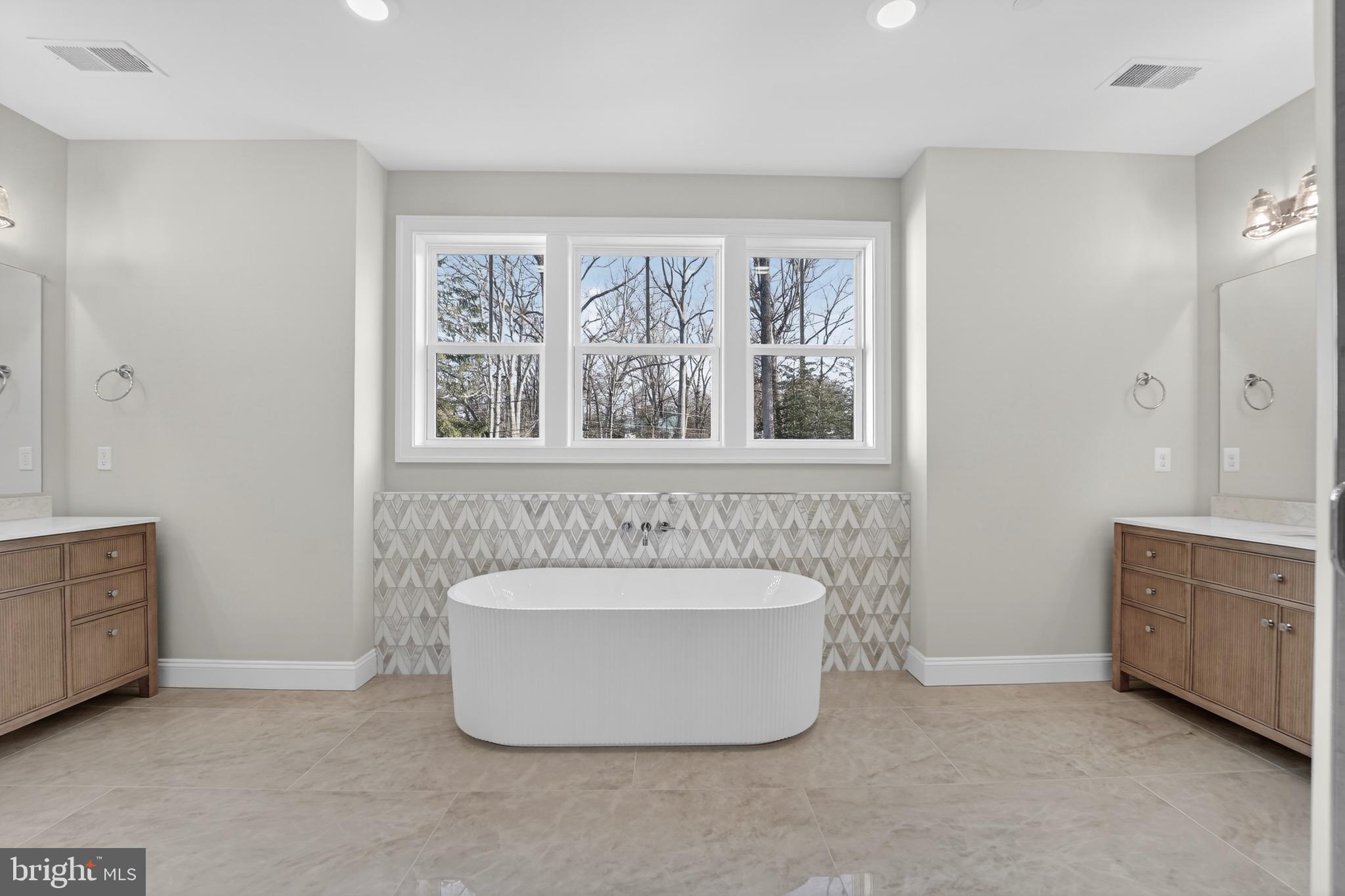 SUNRISE BEACH - Residential