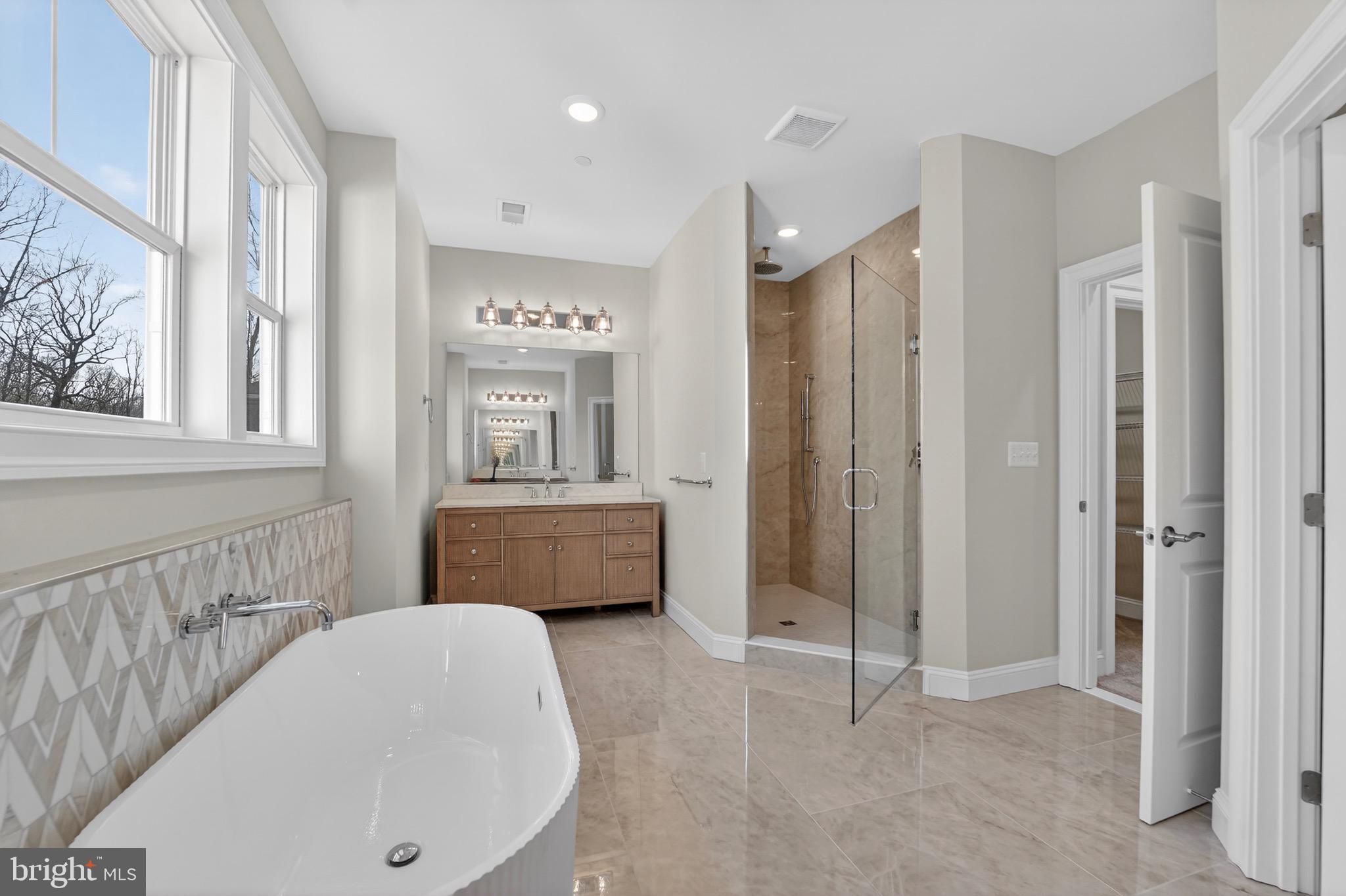 SUNRISE BEACH - Residential