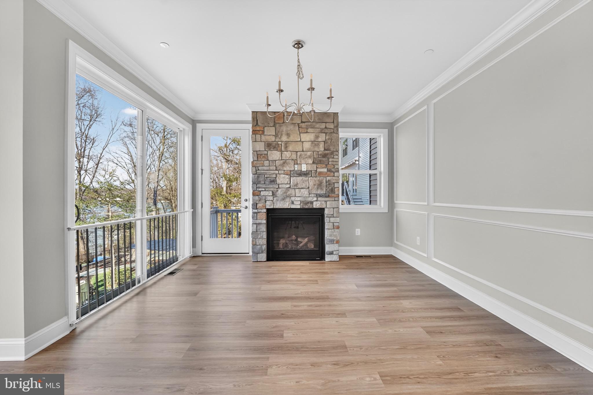 SUNRISE BEACH - Residential