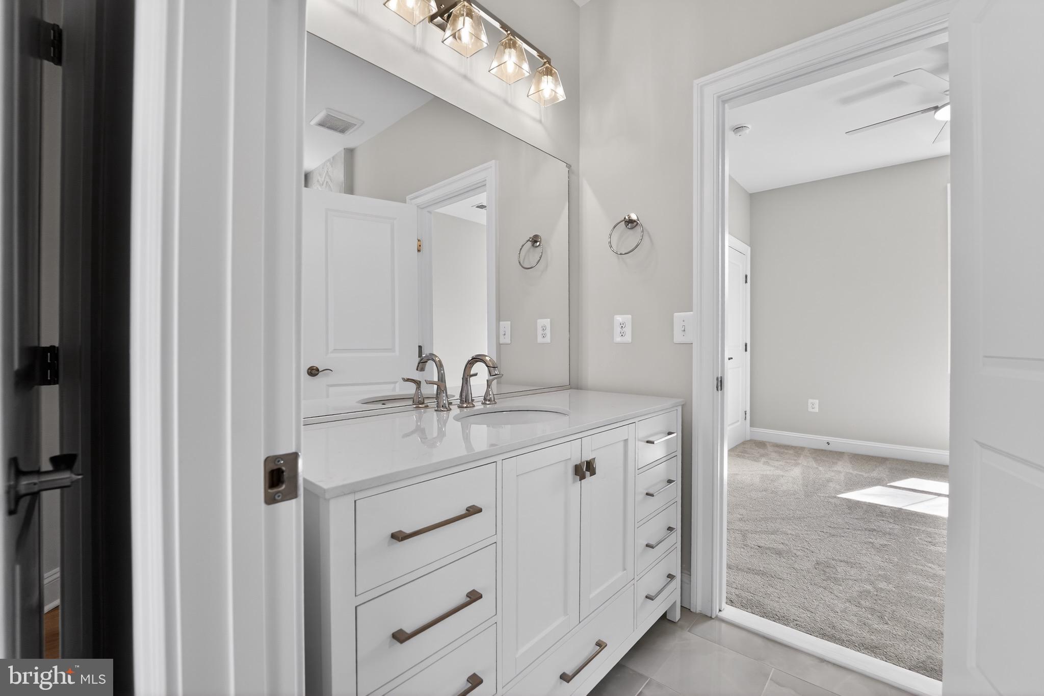 SUNRISE BEACH - Residential