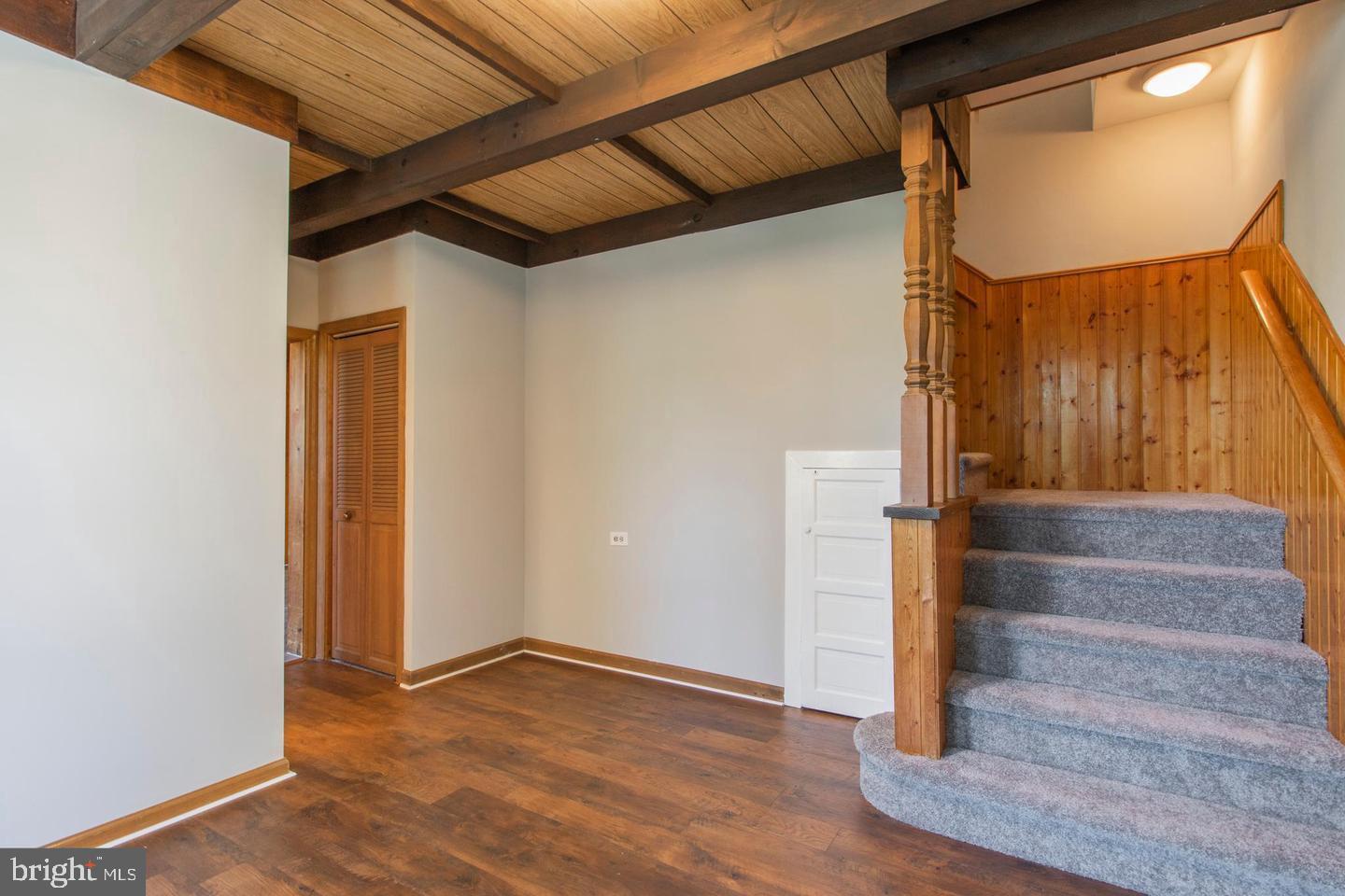 CHELTENHAM VIL - Residential