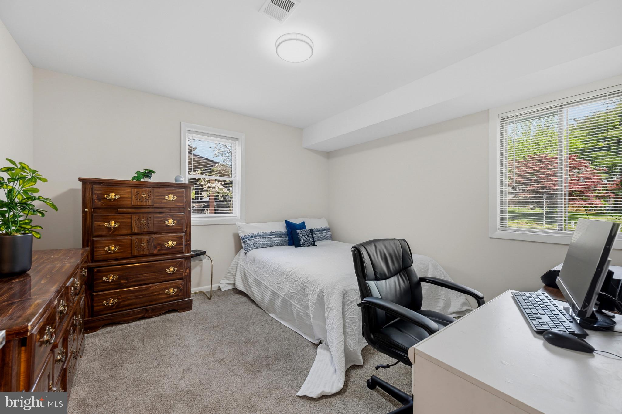 BROOKEVILLE KNOLLS - Residential