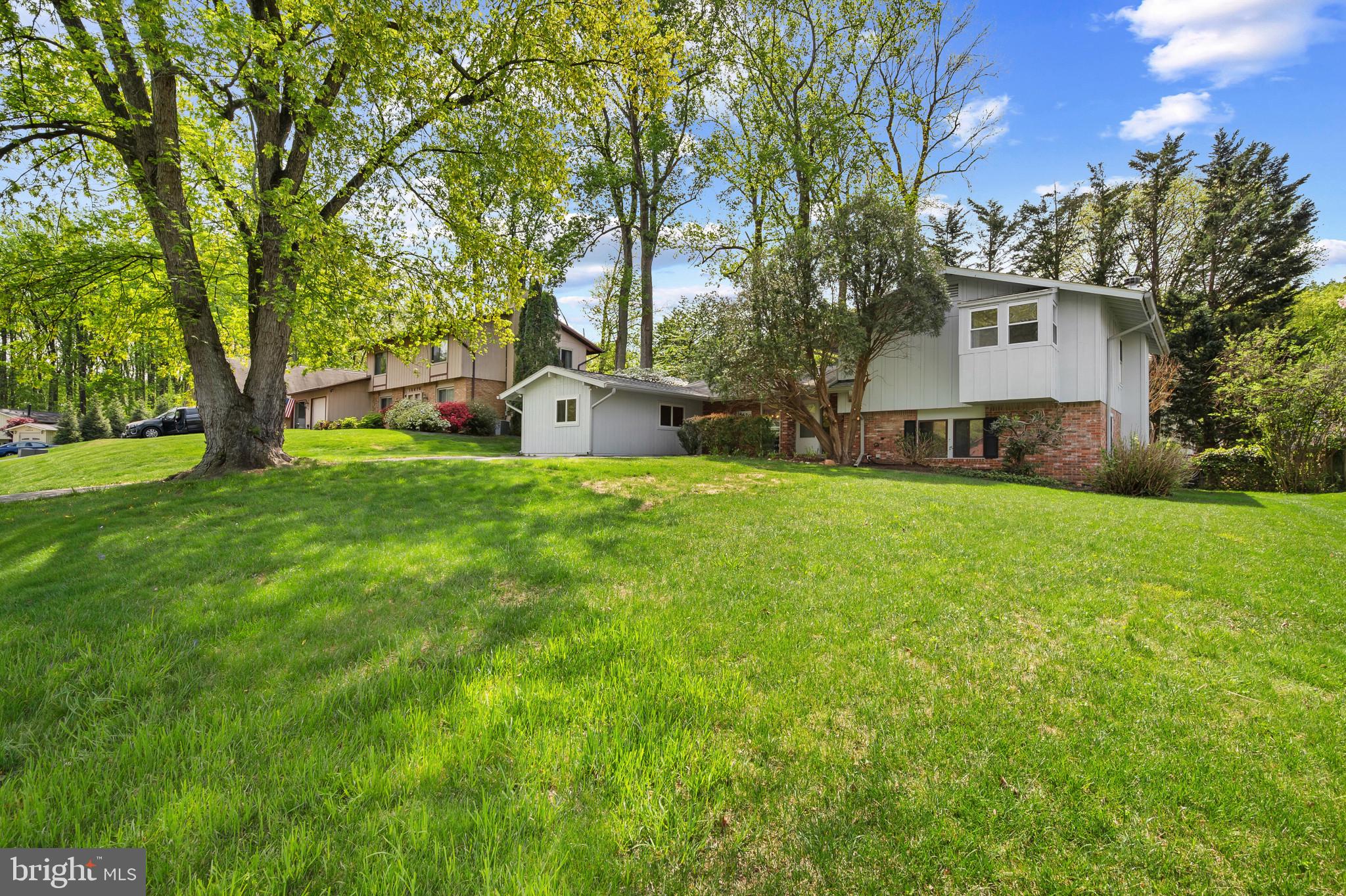 BROOKEVILLE KNOLLS - Residential