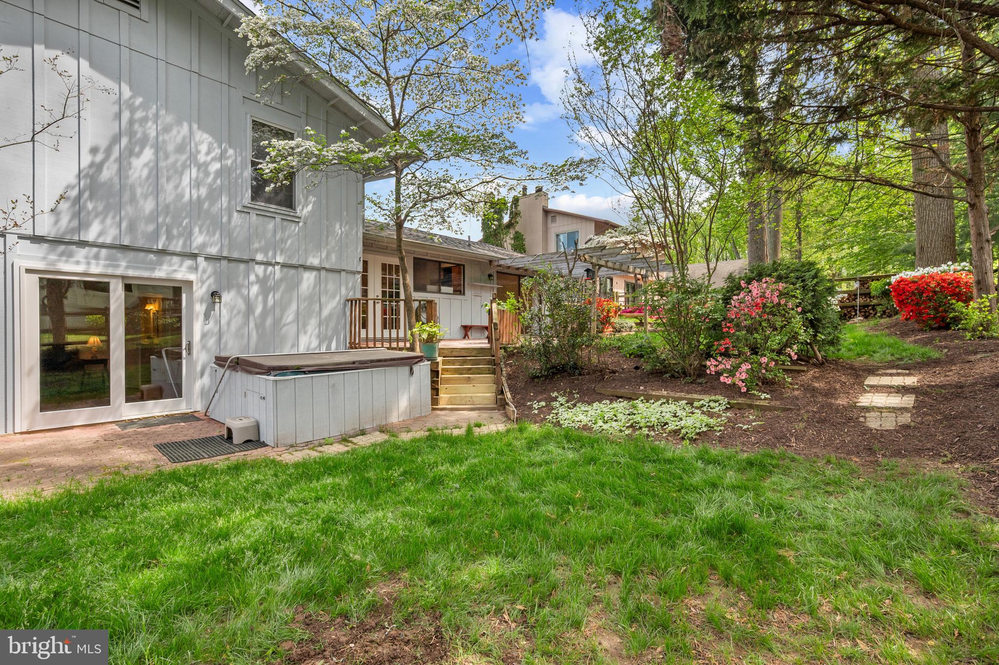 BROOKEVILLE KNOLLS - Residential