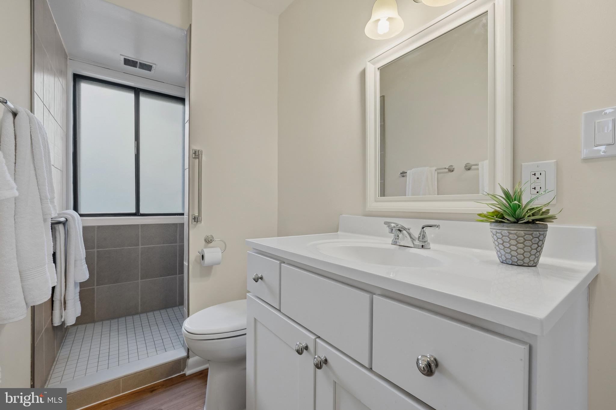 BROOKEVILLE KNOLLS - Residential