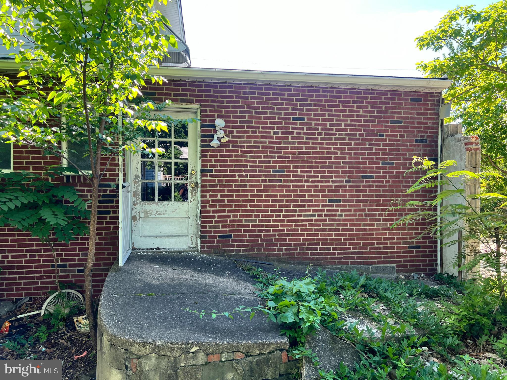 219 WARWICK ROAD