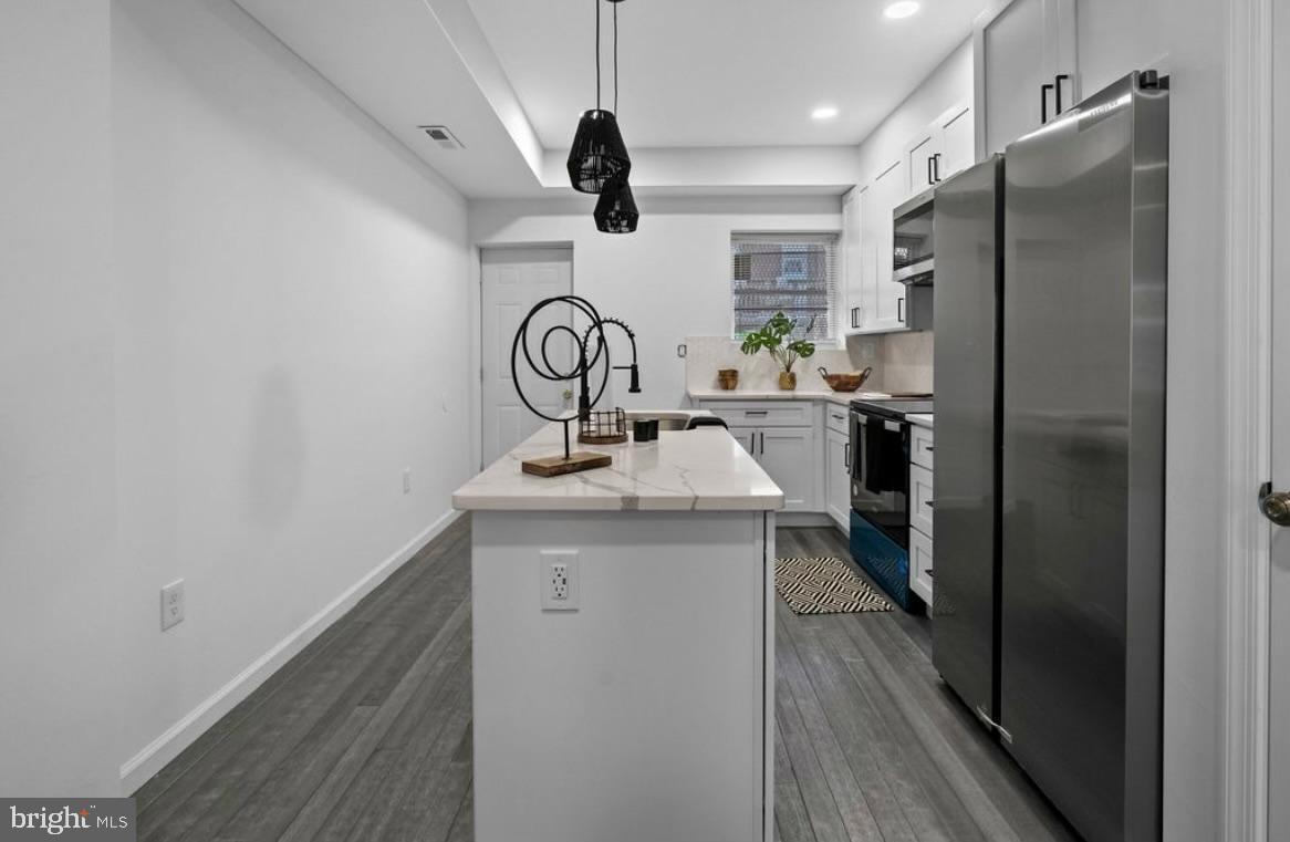 BROADWAY EAST - Residential