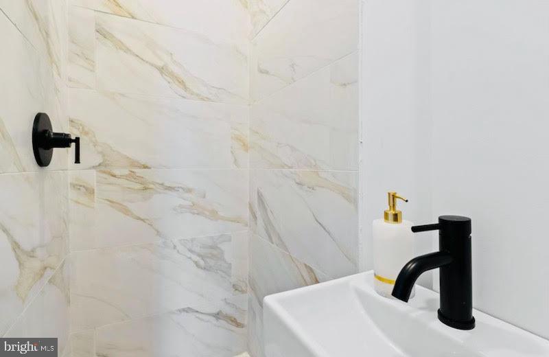 BROADWAY EAST - Residential