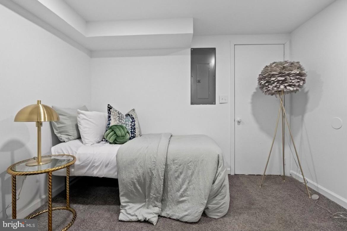 BROADWAY EAST - Residential