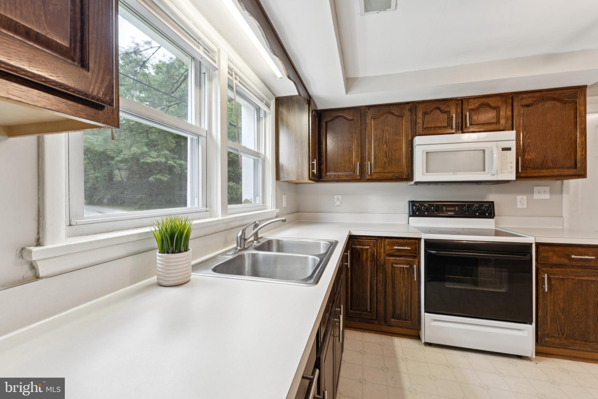 148 CEDAR HILL LANE