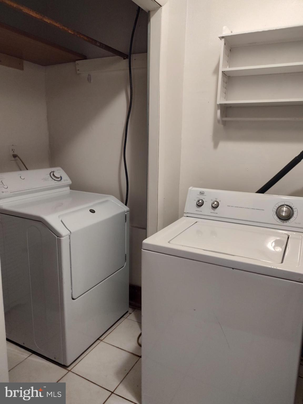 ROCKWOOD BEACH - Residential Lease