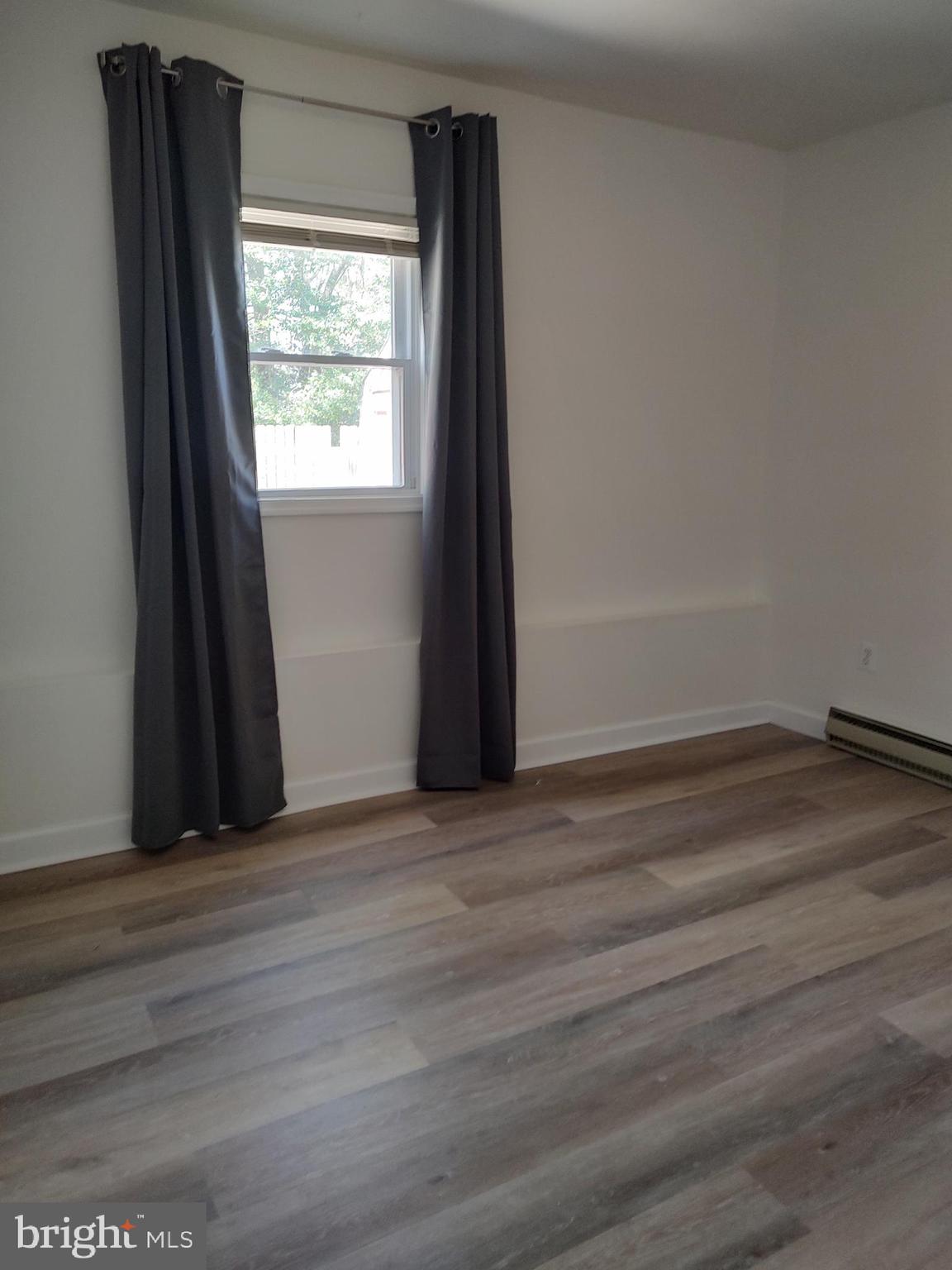 ROCKWOOD BEACH - Residential Lease