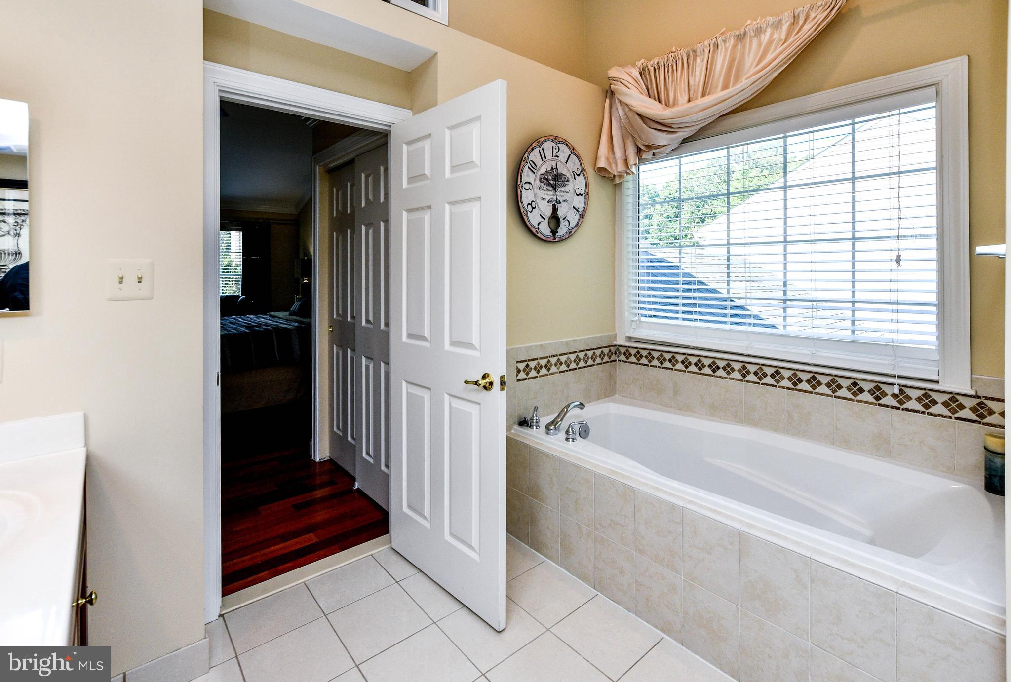 CHELTENHAM WOODS - Residential