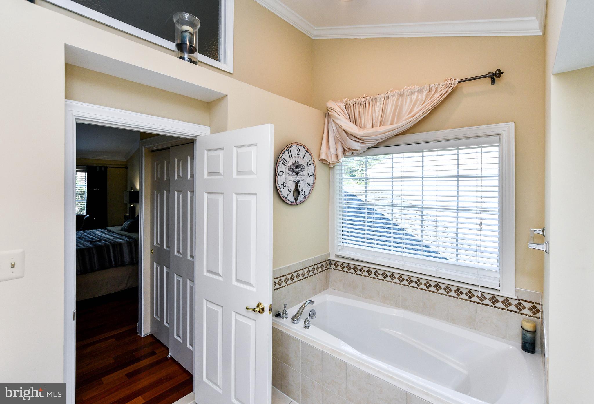 CHELTENHAM WOODS - Residential