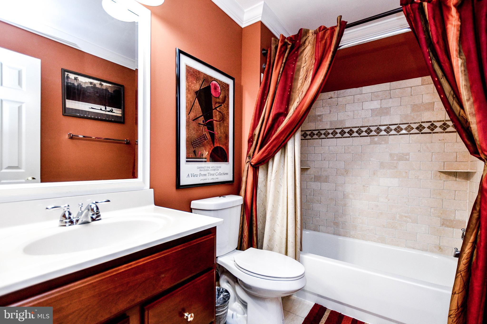 CHELTENHAM WOODS - Residential