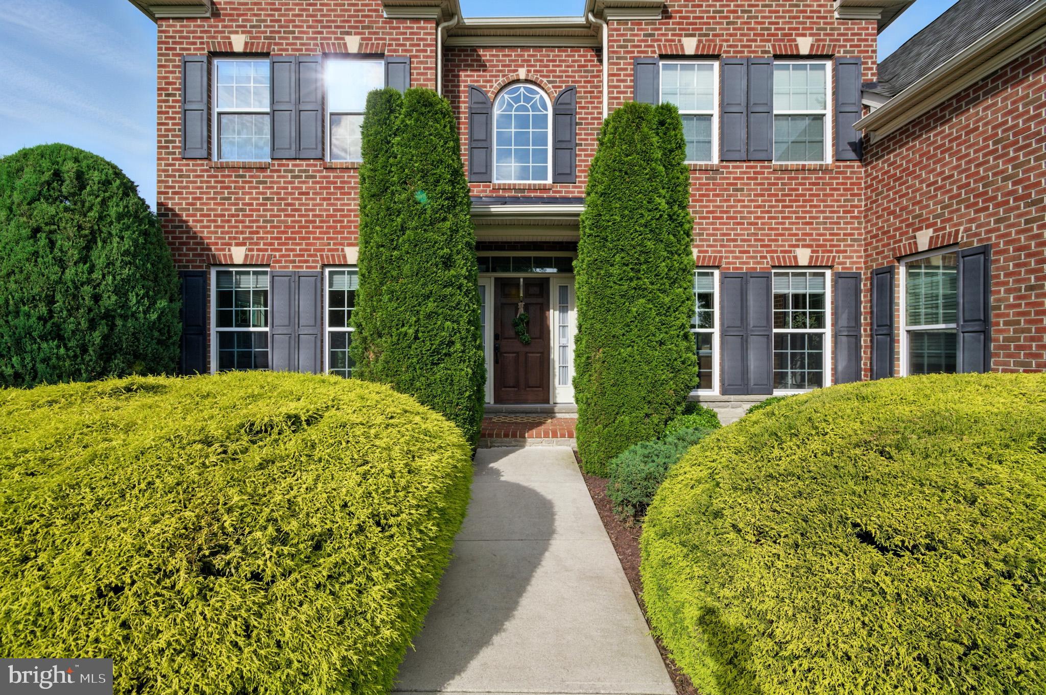 THE WARFIELDS II - Residential