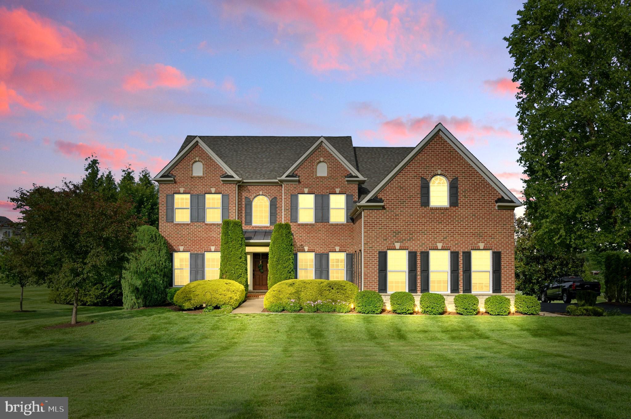 THE WARFIELDS II - Residential