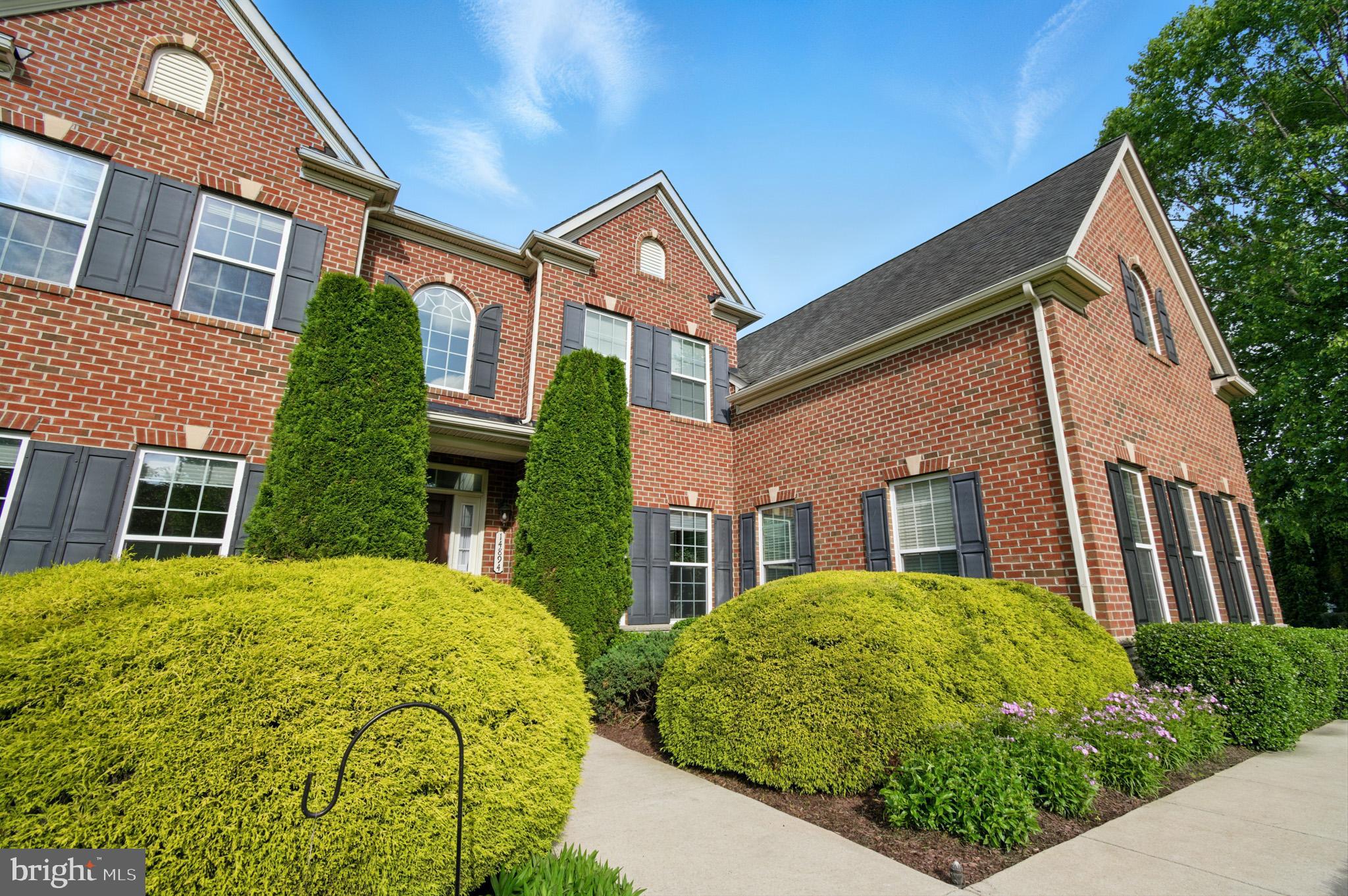 THE WARFIELDS II - Residential