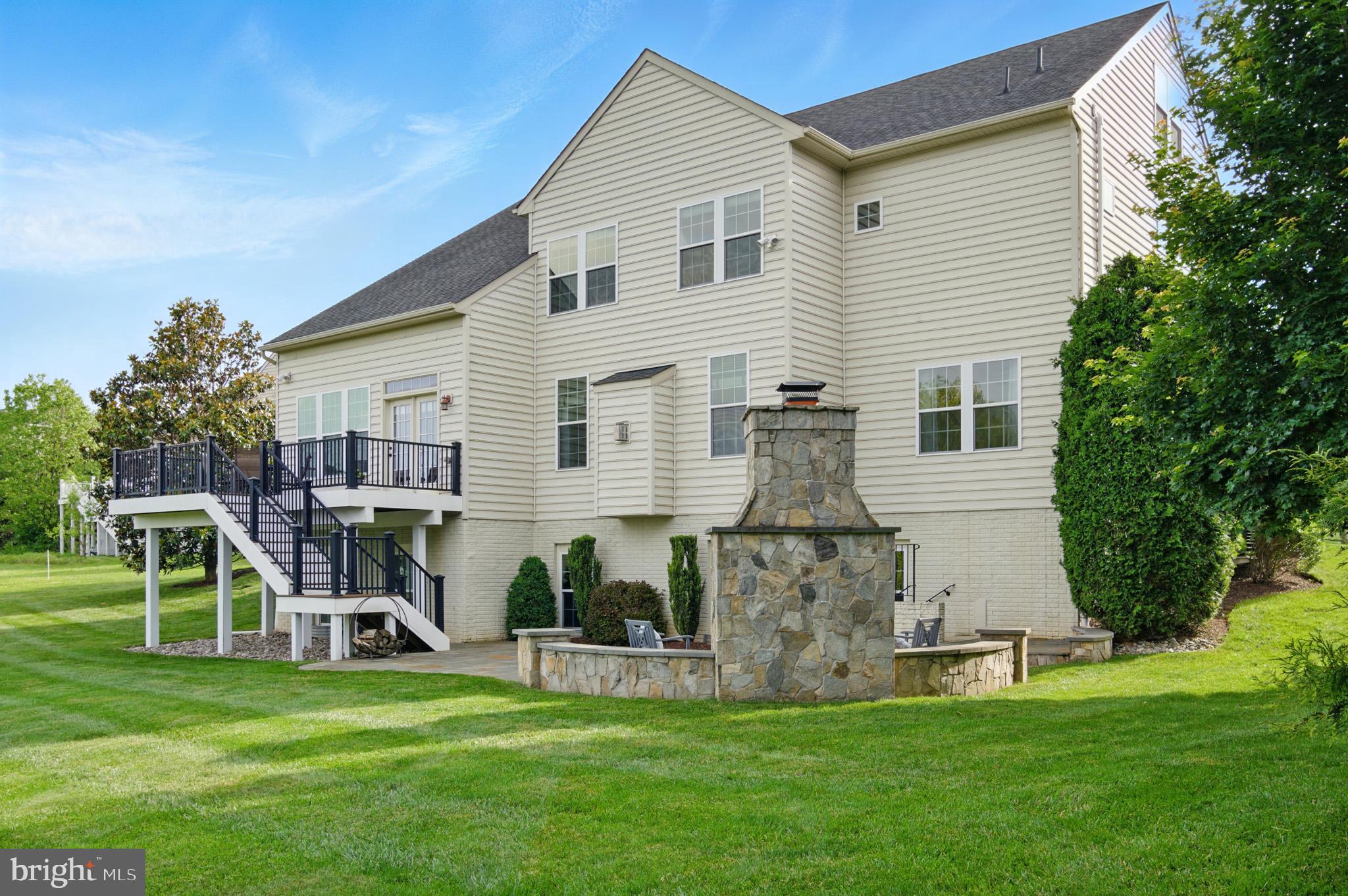 THE WARFIELDS II - Residential