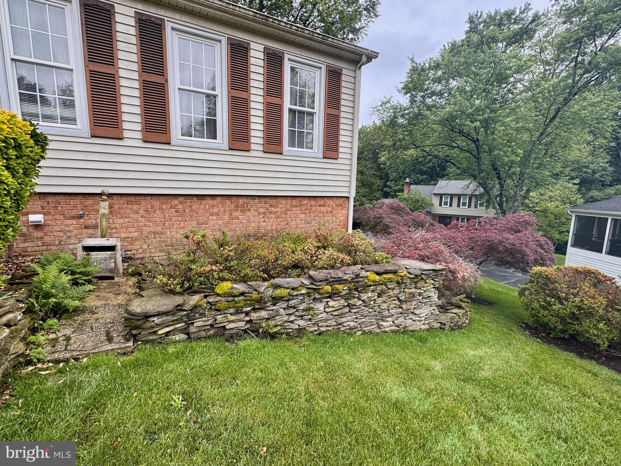 8016 ROCKWOOD COURT