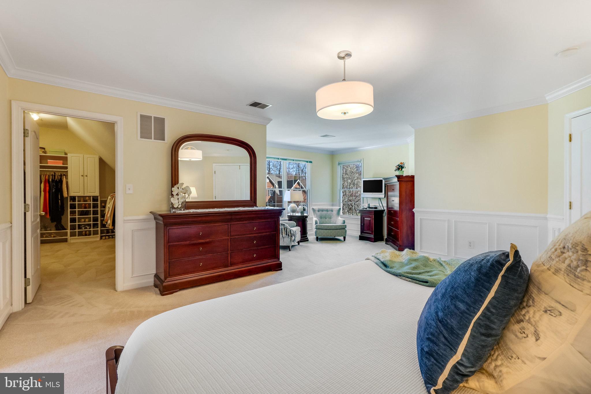 OAKTON RIDGE - Residential