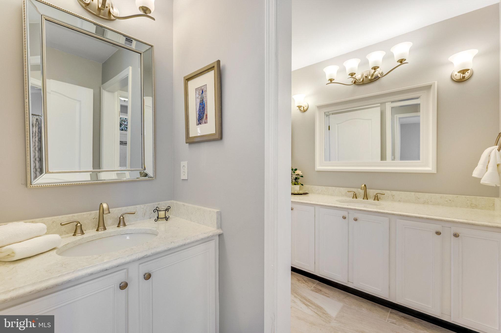 OAKTON RIDGE - Residential