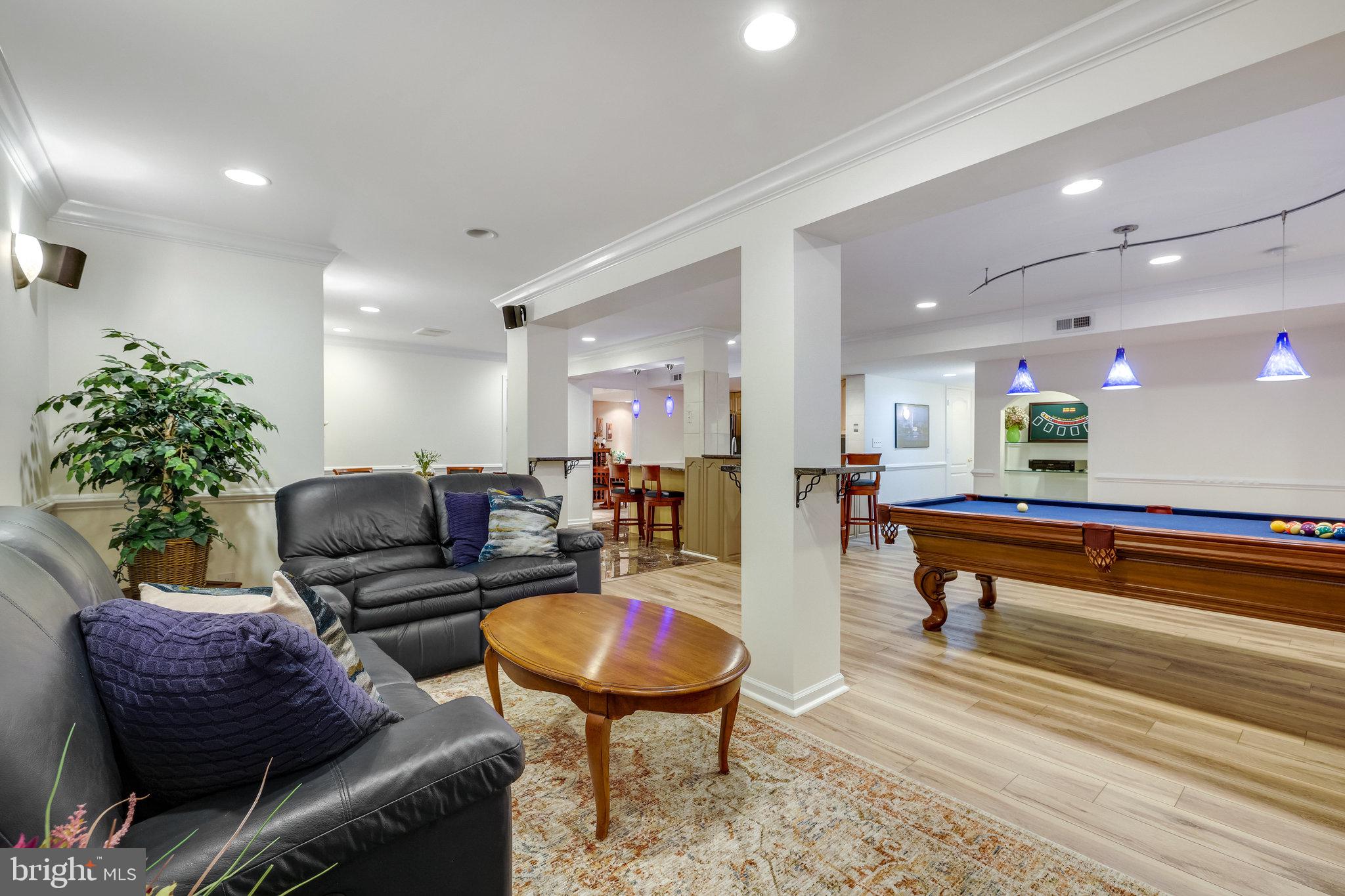 OAKTON RIDGE - Residential