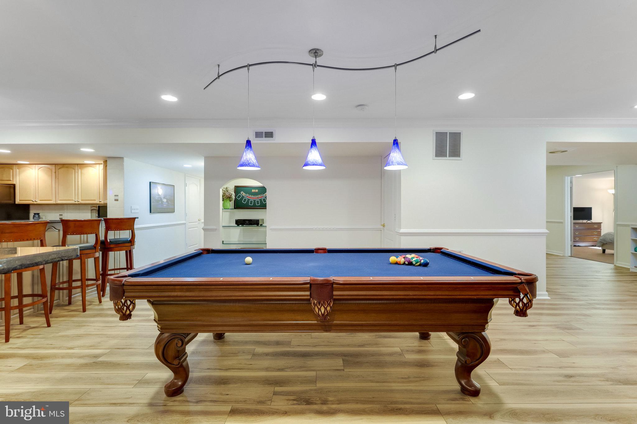 OAKTON RIDGE - Residential