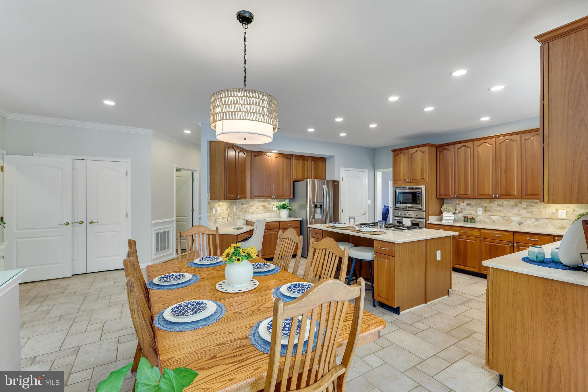 OAKTON RIDGE - Residential