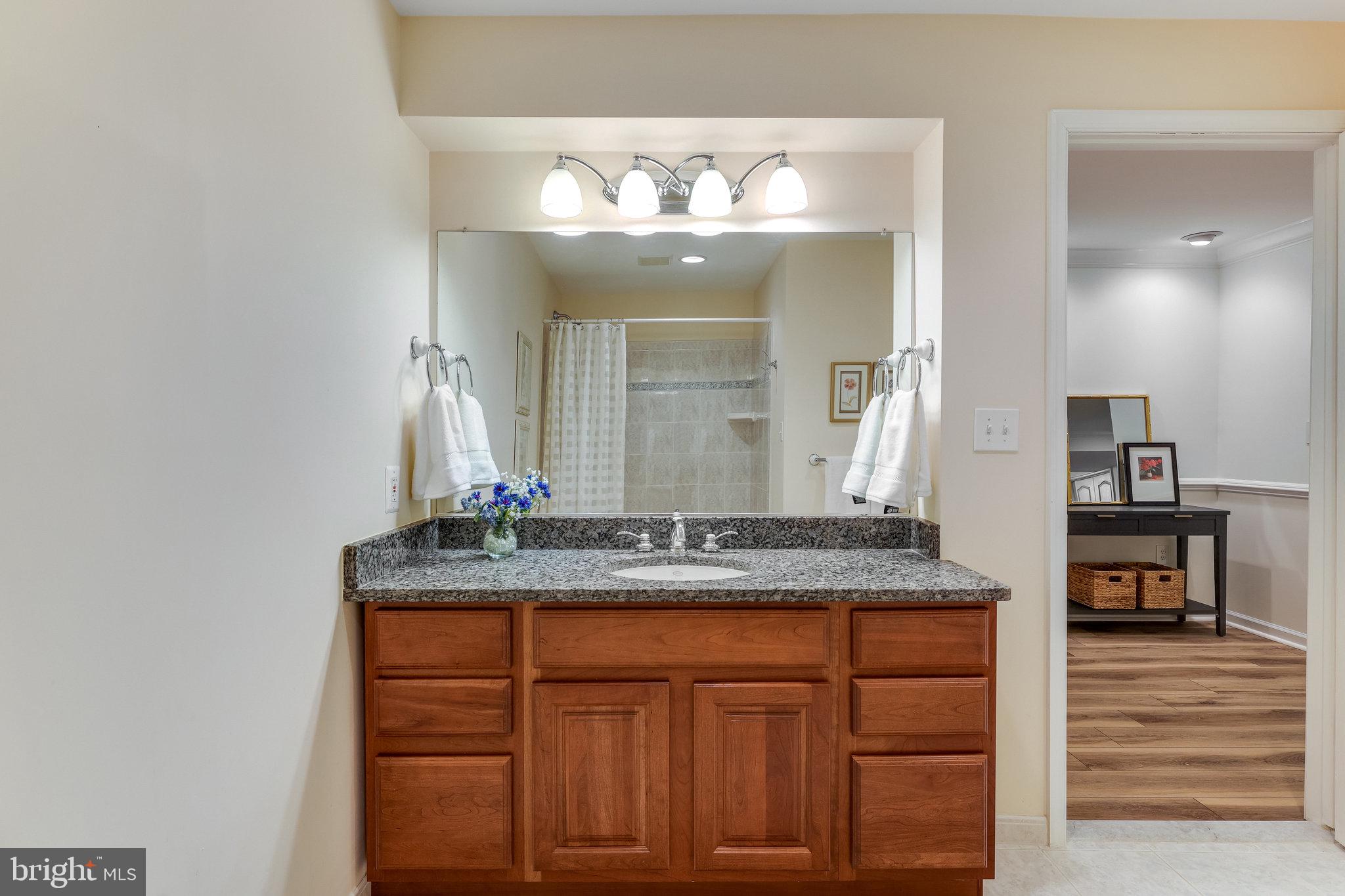 OAKTON RIDGE - Residential