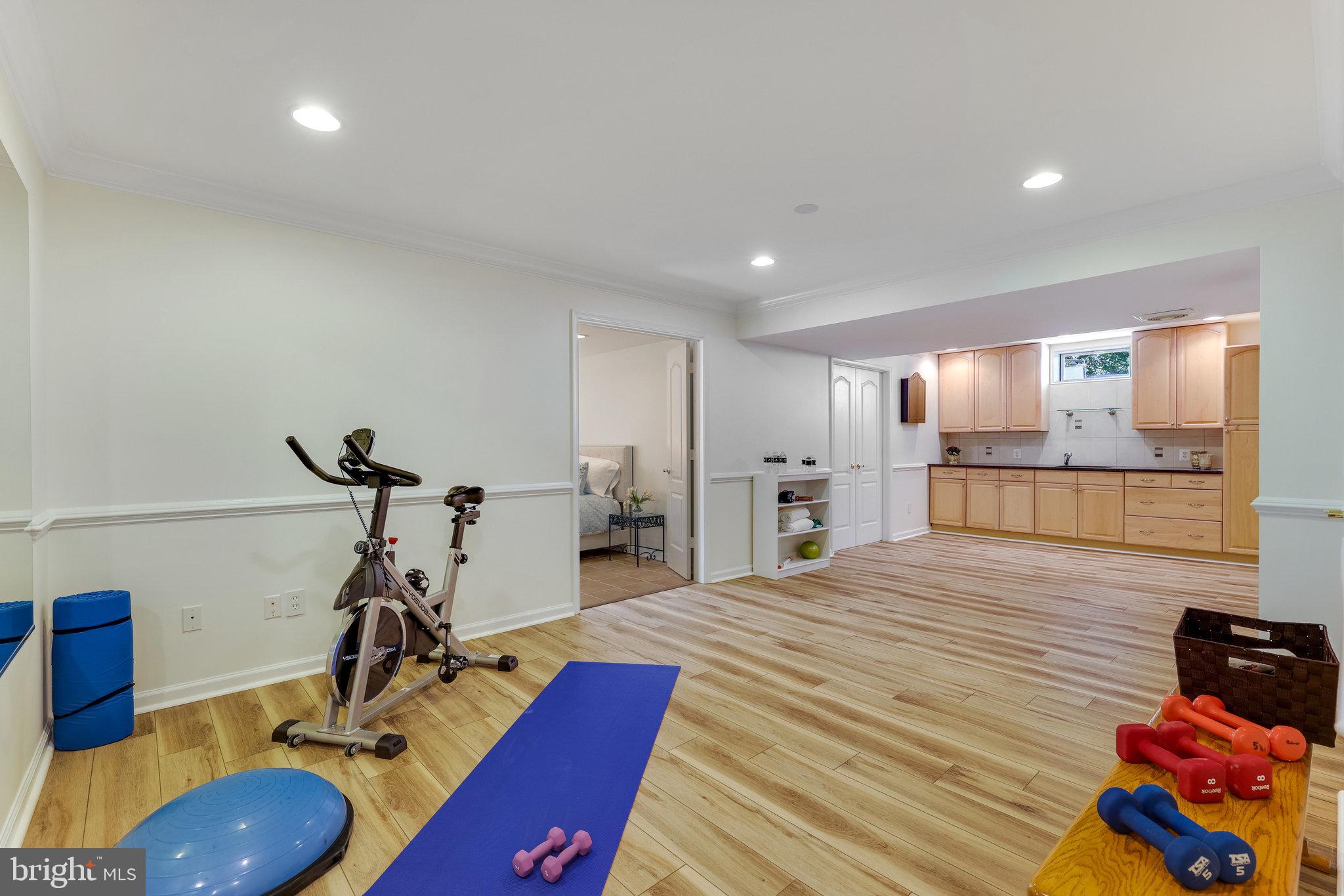 OAKTON RIDGE - Residential