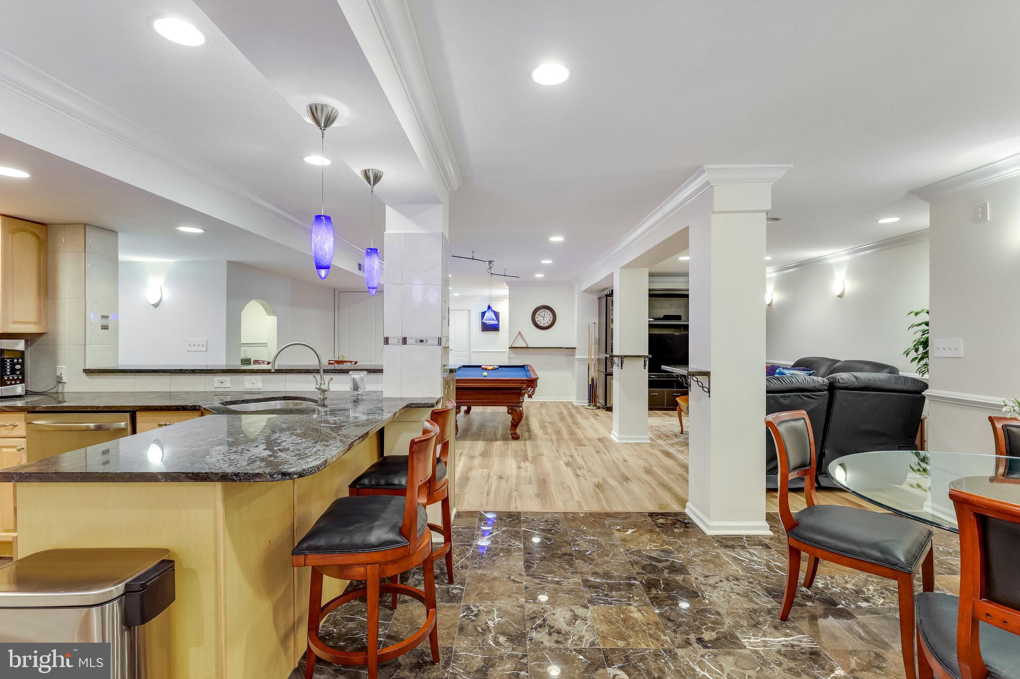 OAKTON RIDGE - Residential