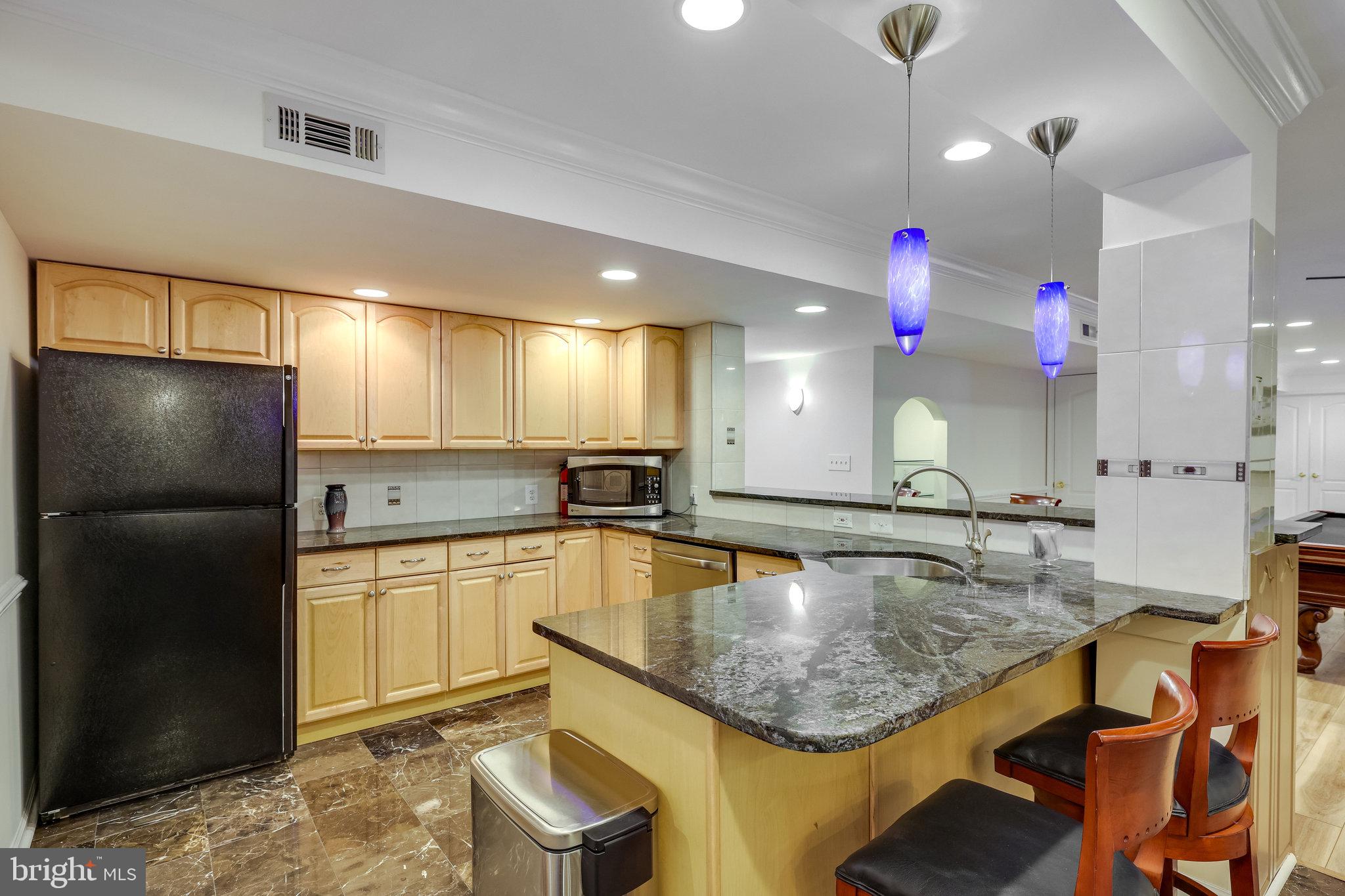 OAKTON RIDGE - Residential