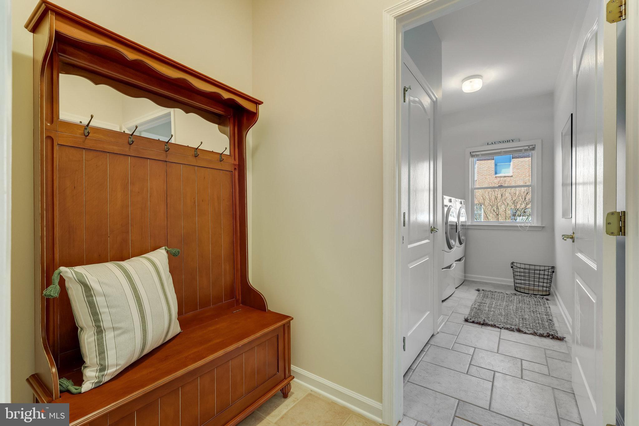 OAKTON RIDGE - Residential