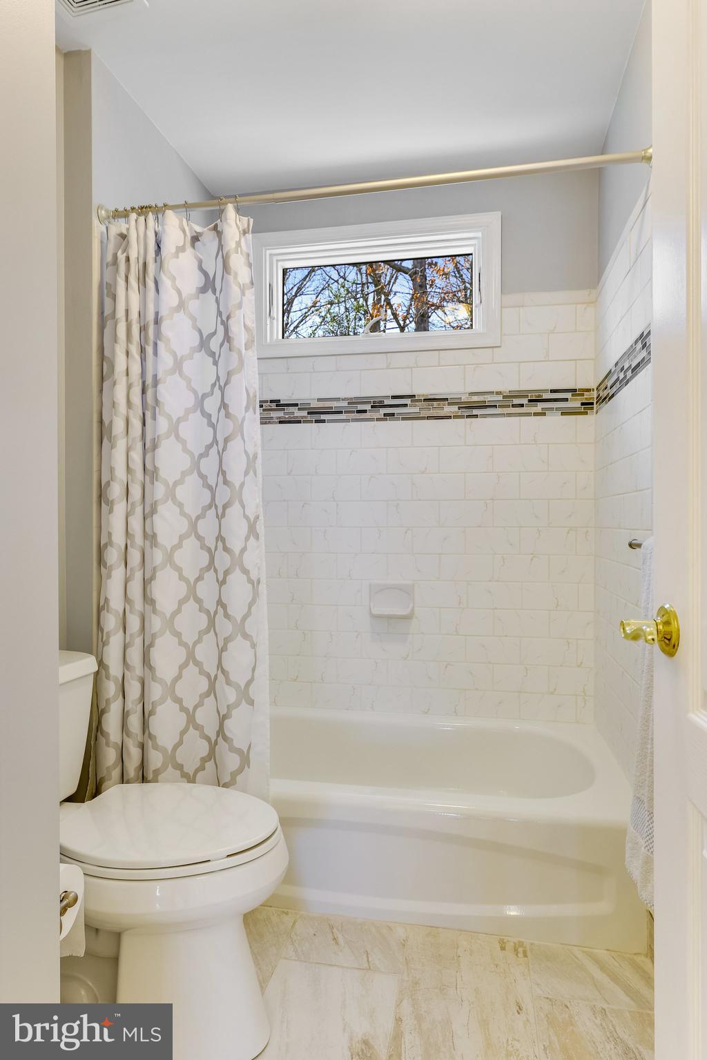 OAKTON RIDGE - Residential