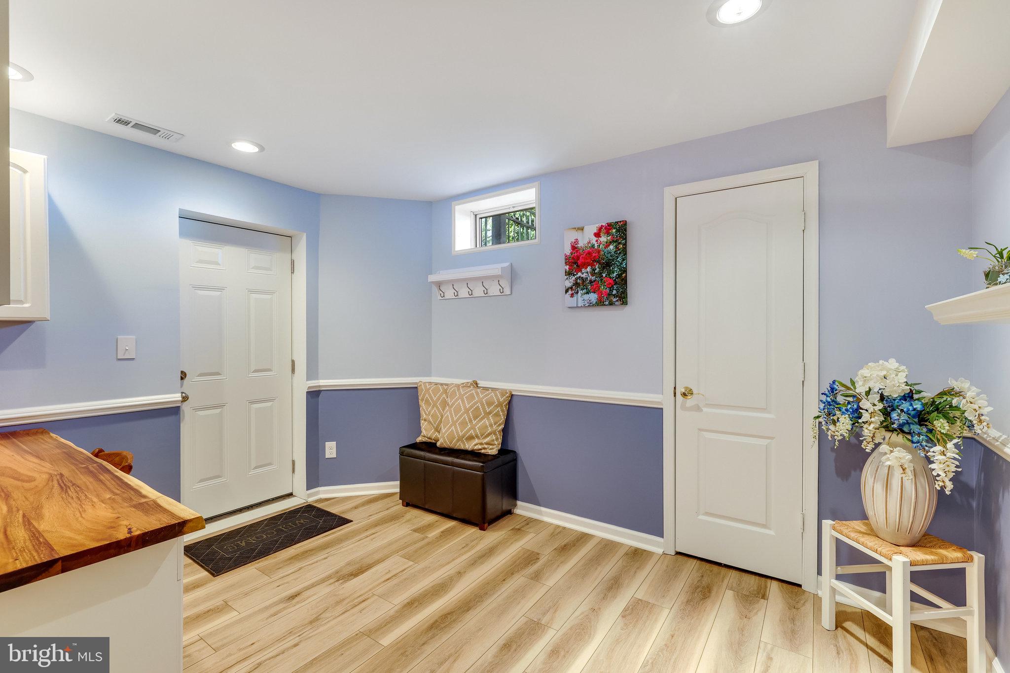 OAKTON RIDGE - Residential