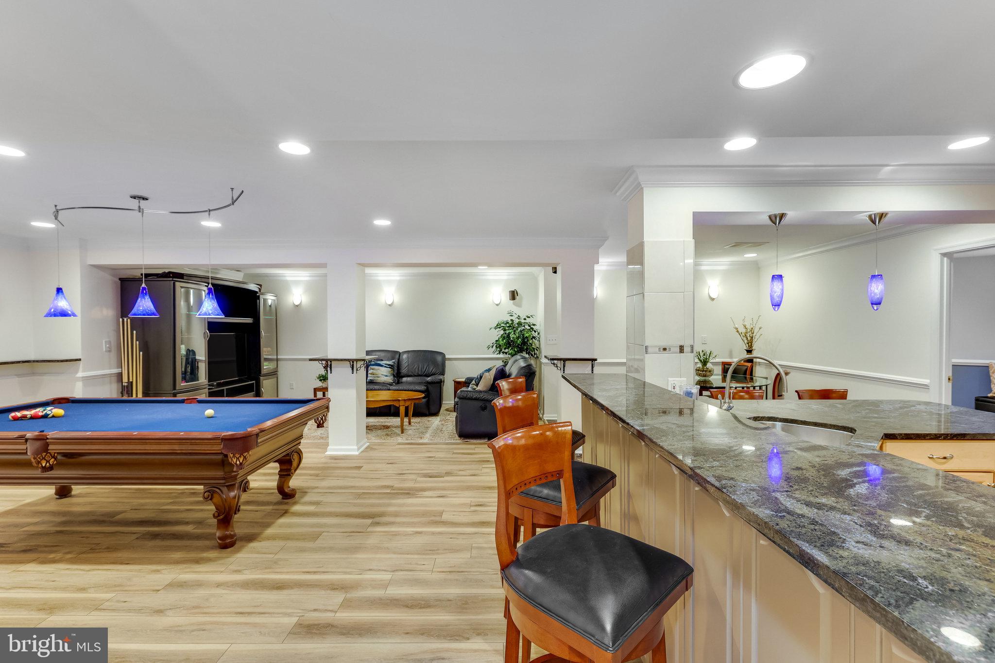 OAKTON RIDGE - Residential