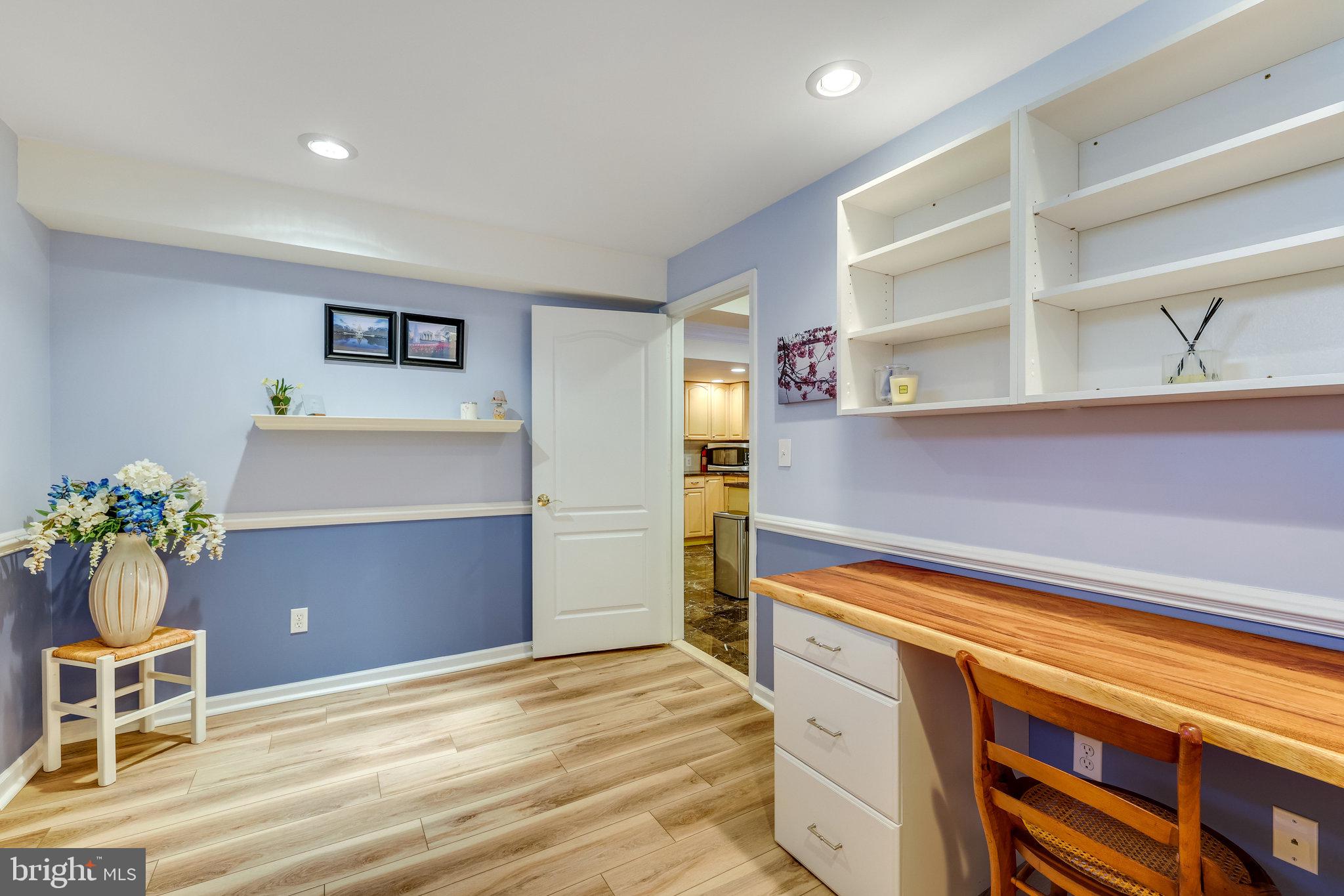 OAKTON RIDGE - Residential