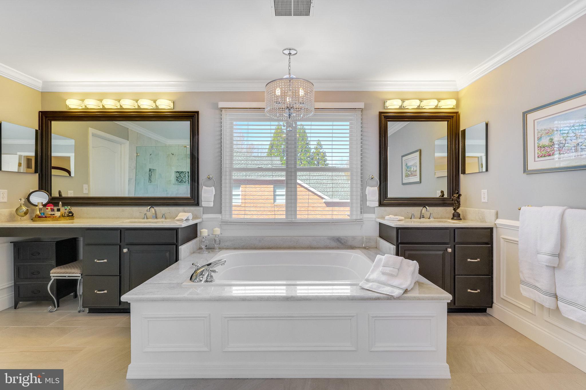 OAKTON RIDGE - Residential