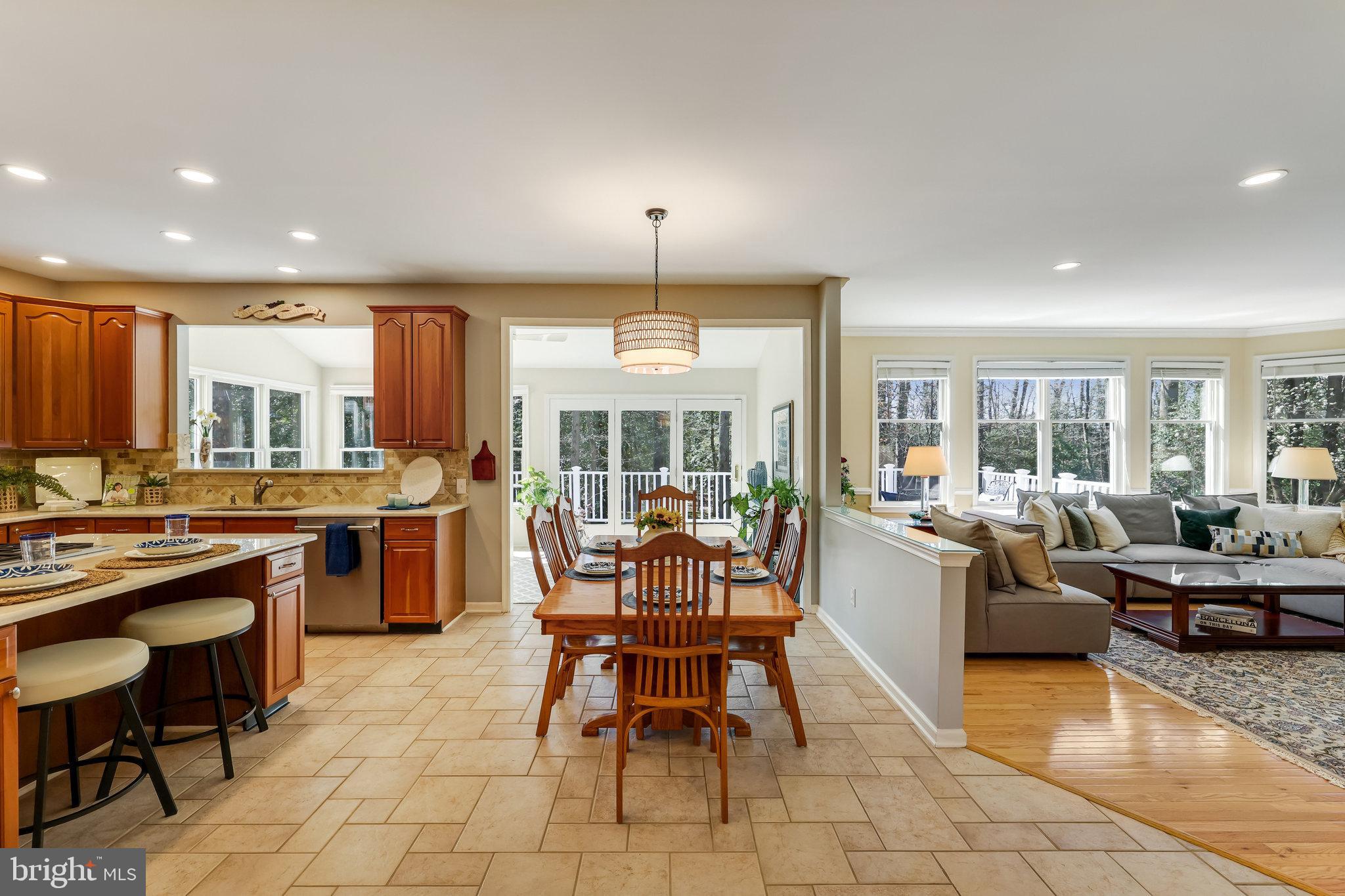 OAKTON RIDGE - Residential