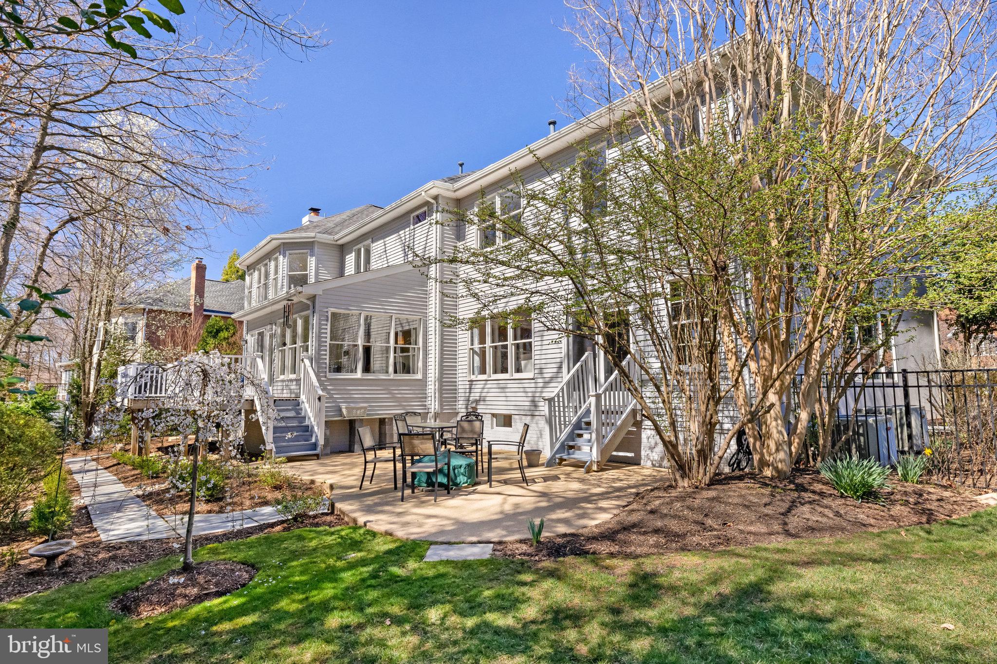 OAKTON RIDGE - Residential