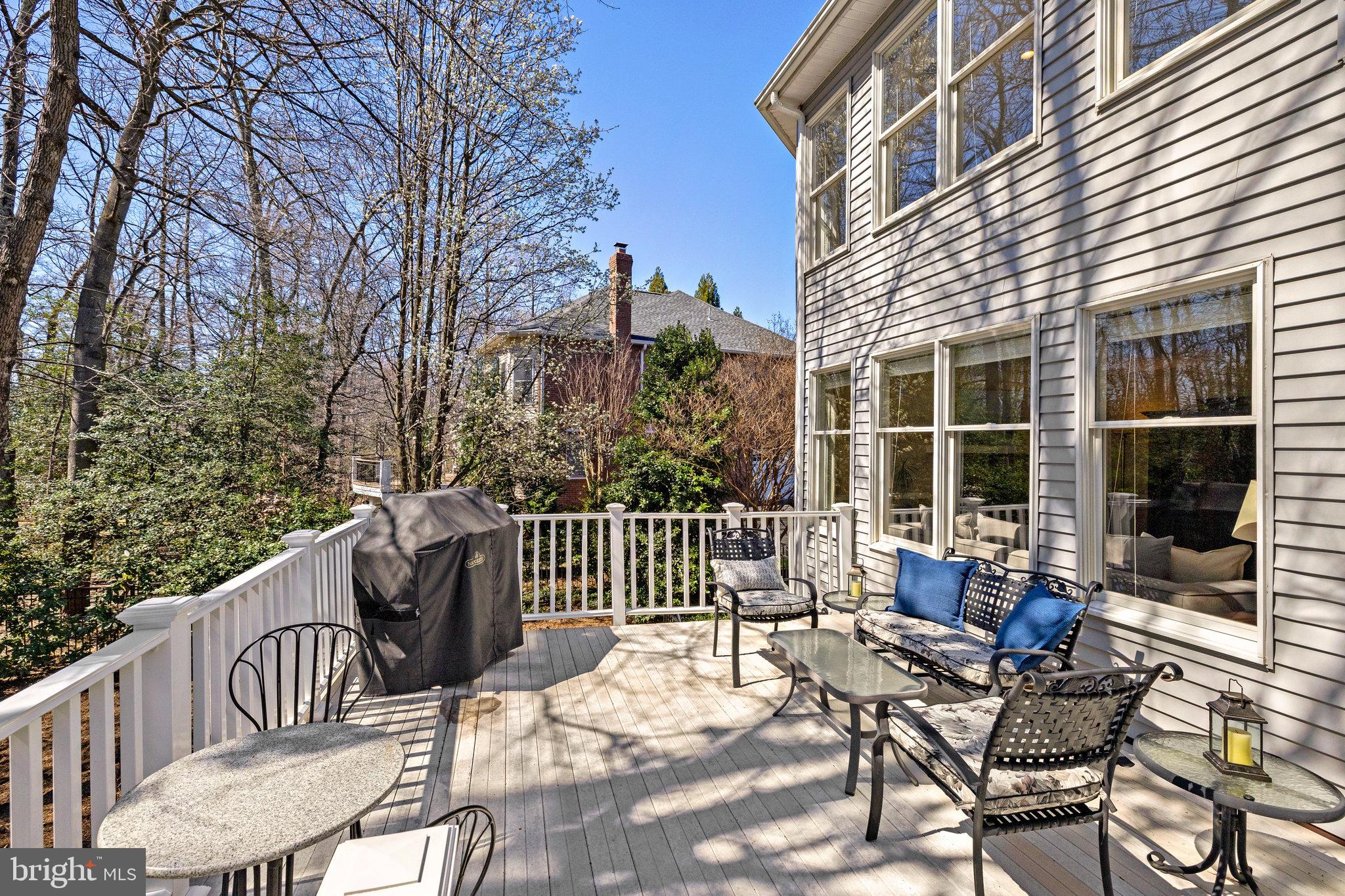 OAKTON RIDGE - Residential