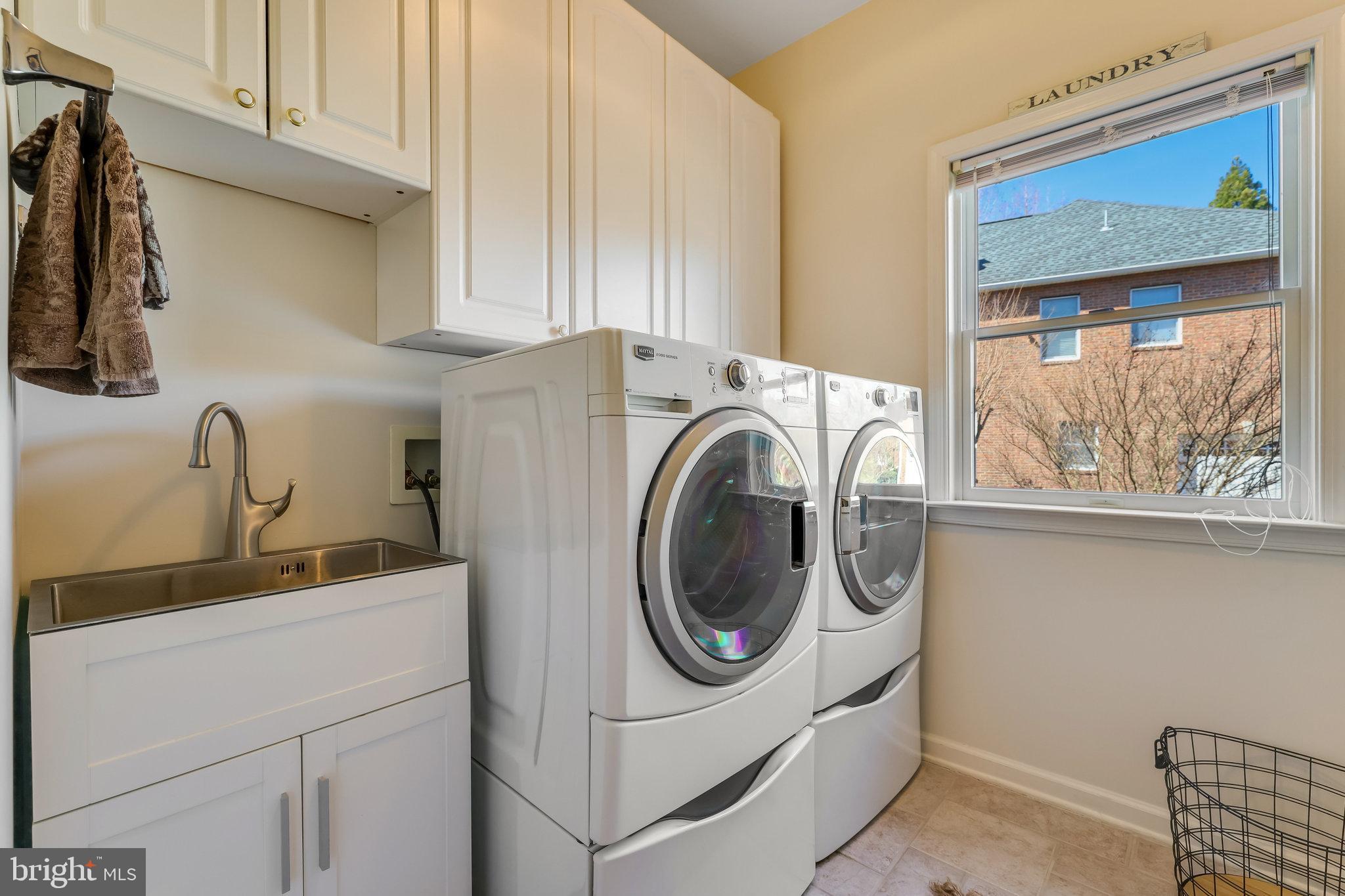 OAKTON RIDGE - Residential